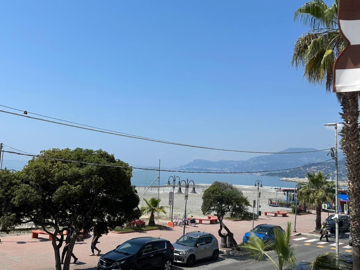 Appartamento Aria Del Mare Ventimiglia Exterior foto